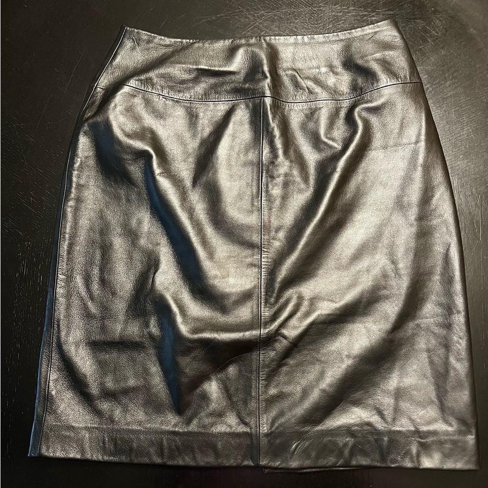 Valerie By Valerie Steven’s 100% Leather Skirt size 6